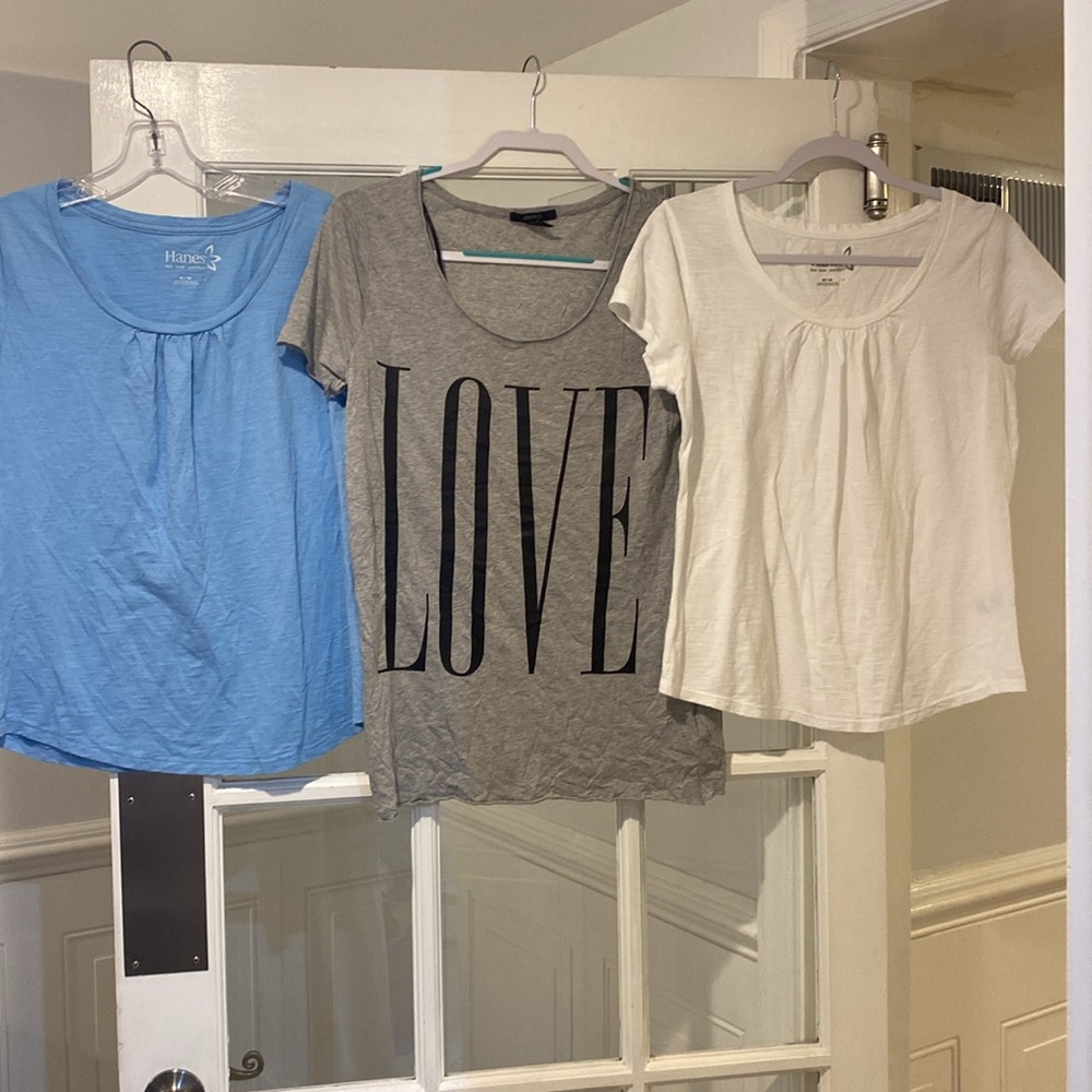 5 pound Bundle of 16 size Medium  Women Tops good condition - Picture 5 of 7